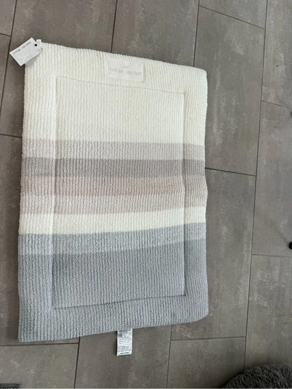 Barefoot Dreams nwt ships